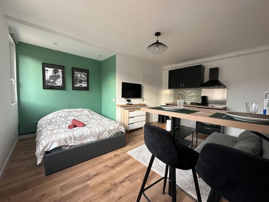 Appartement Proche Paris Et Metro - Parking Prive Maisons-Alfort Exterior foto